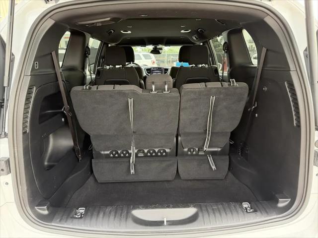 2022 Chrysler Pacifica Touring AWD