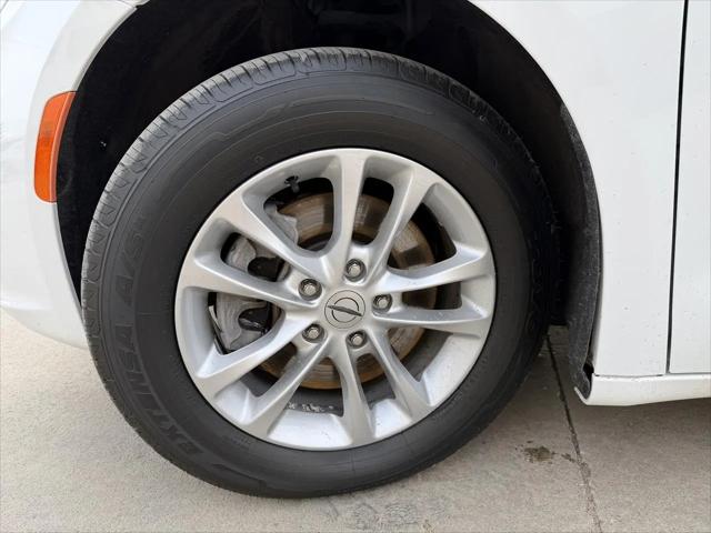 2022 Chrysler Pacifica Touring AWD