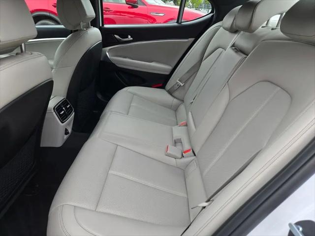 2023 Genesis G70 2.0T RWD
