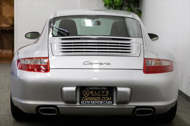 2005 Porsche 911 Carrera