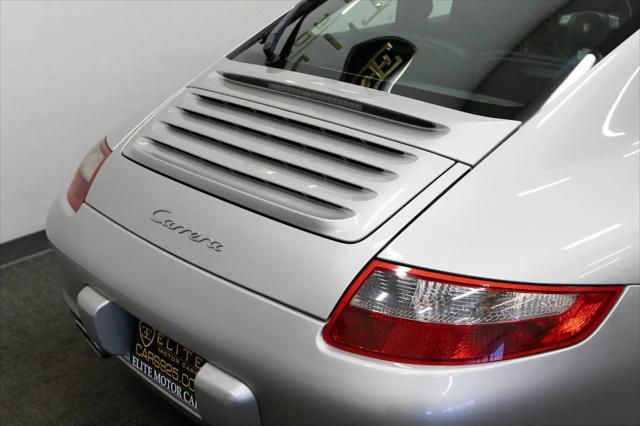 2005 Porsche 911 Carrera