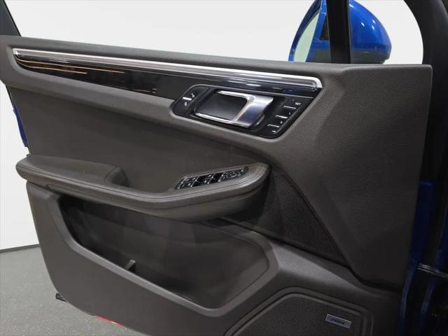 2017 Porsche Macan Macan