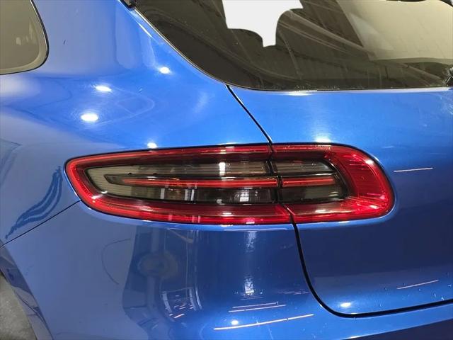 2017 Porsche Macan Macan