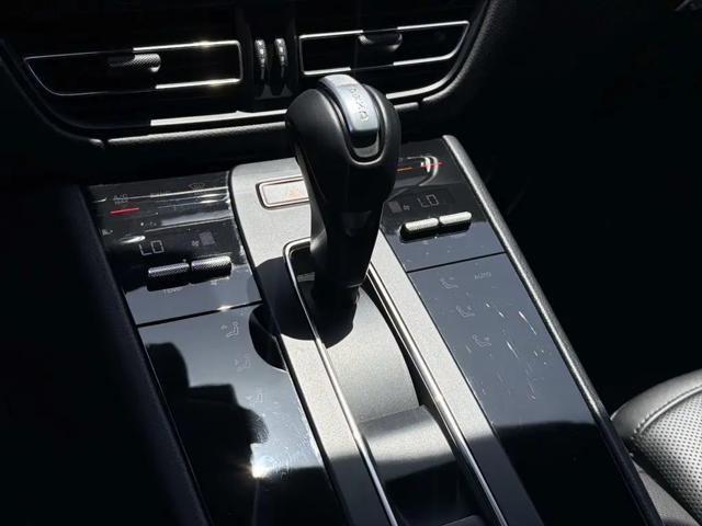 2024 Porsche Macan Macan