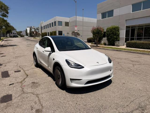 2022 Tesla Model Y Long Range Dual Motor All-Wheel Drive
