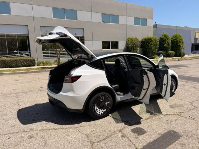 2022 Tesla Model Y Long Range Dual Motor All-Wheel Drive