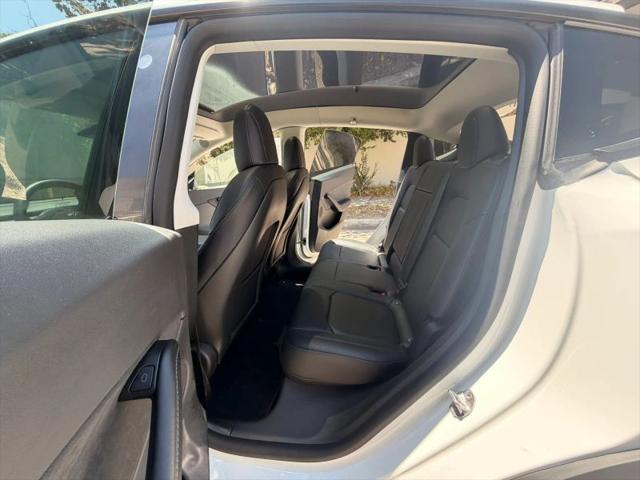 2022 Tesla Model Y Long Range Dual Motor All-Wheel Drive