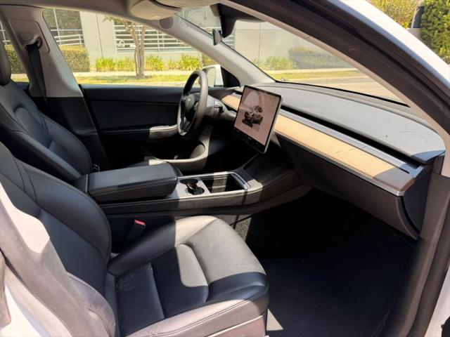 2022 Tesla Model Y Long Range Dual Motor All-Wheel Drive