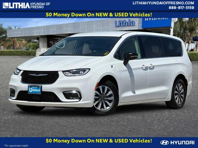 2024 Chrysler Pacifica Hybrid Select for sale in Fresno, CA