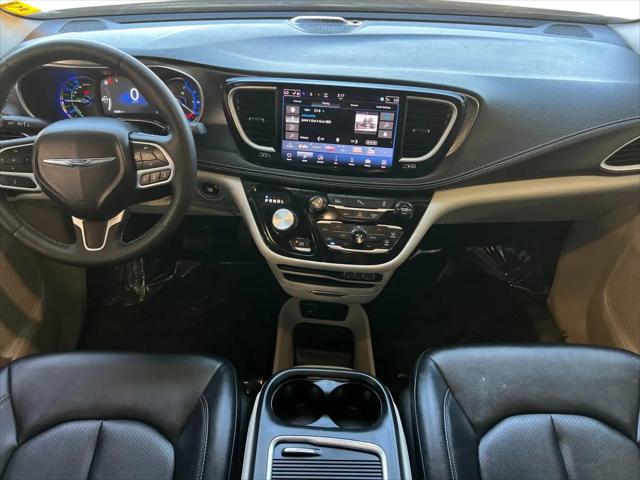 2024 Chrysler Pacifica Hybrid Select