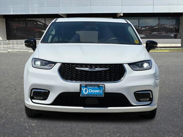2024 Chrysler Pacifica Hybrid Select