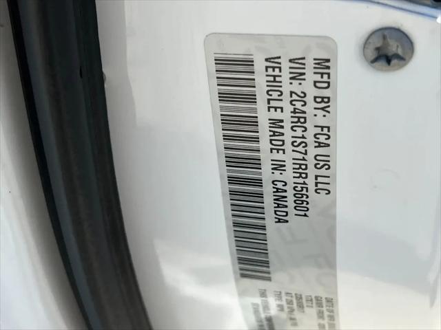 2024 Chrysler Pacifica Hybrid Select