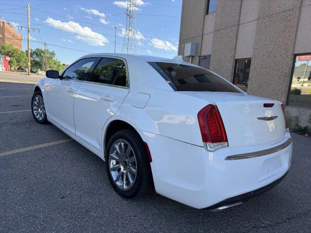2017 Chrysler 300 Limited
