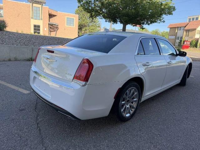 2017 Chrysler 300 Limited