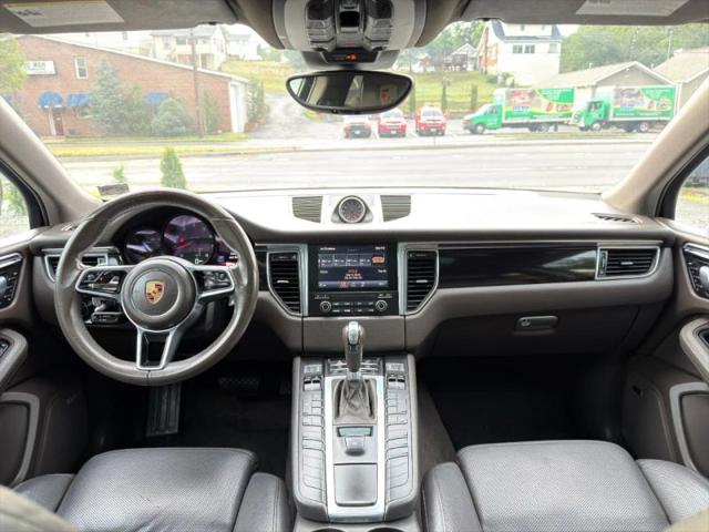 2017 Porsche Macan Base