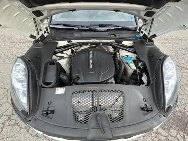 2017 Porsche Macan Base