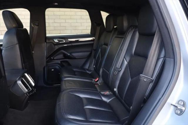 2016 Porsche Cayenne Base