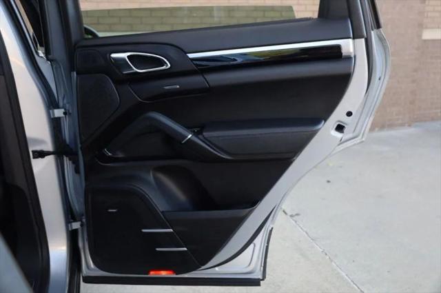 2016 Porsche Cayenne Base