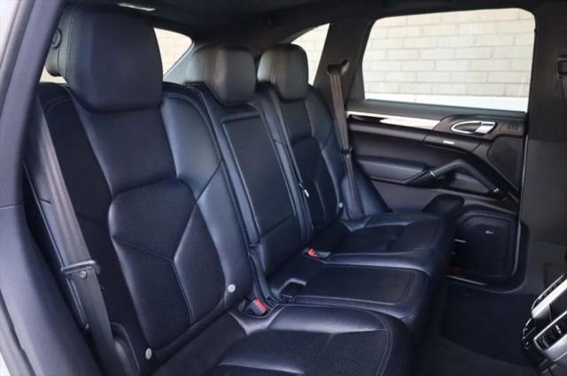 2016 Porsche Cayenne Base