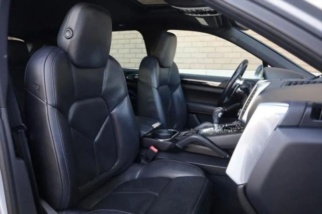 2016 Porsche Cayenne Base
