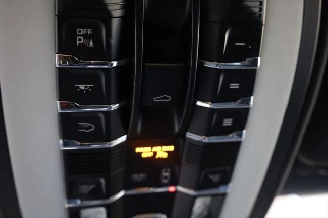 2016 Porsche Cayenne Base