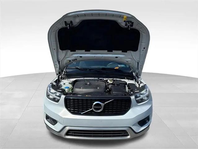 2021 Volvo XC40 T5 R-Design