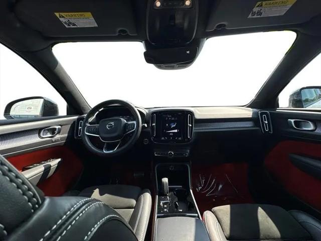 2021 Volvo XC40 T5 R-Design