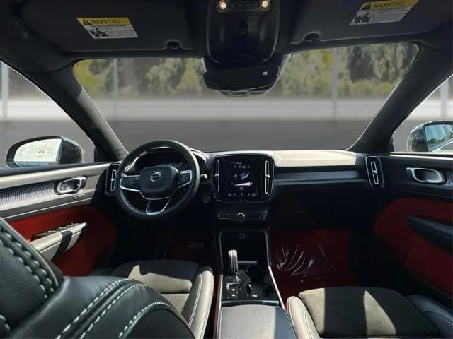 2021 Volvo XC40 T5 R-Design