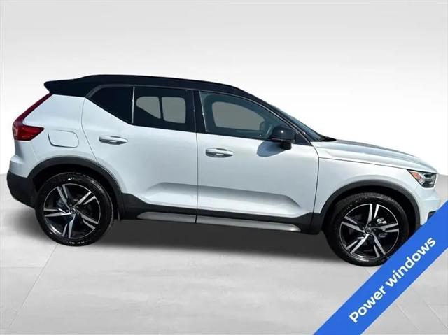 2021 Volvo XC40 T5 R-Design