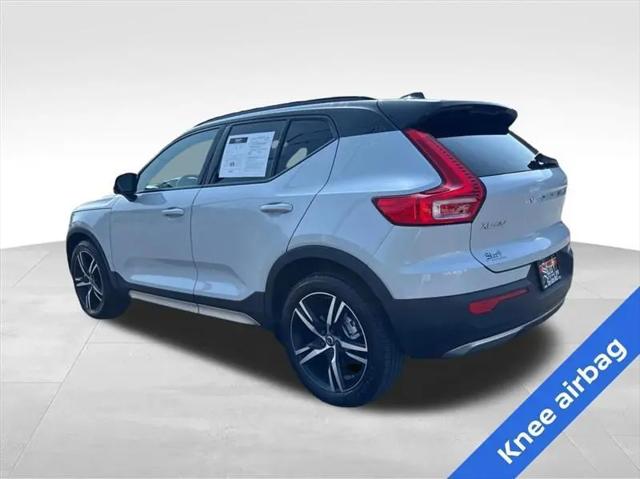 2021 Volvo XC40 T5 R-Design