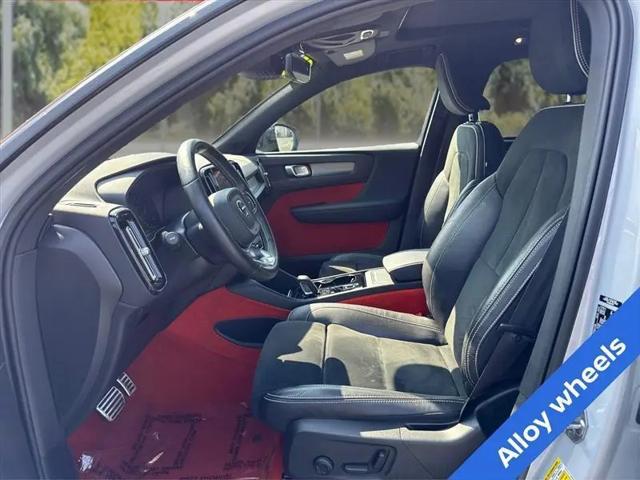 2021 Volvo XC40 T5 R-Design