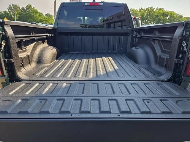 2026 Ram 1500 Express Crew Cab 4x4 57 Box