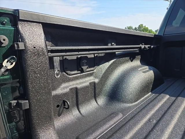 2026 Ram 1500 Express Crew Cab 4x4 57 Box
