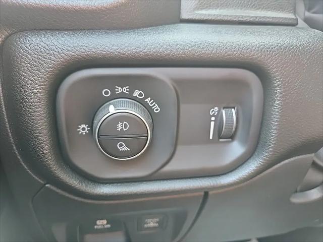 2026 Ram 1500 Express Crew Cab 4x4 57 Box