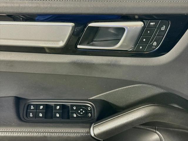 2023 Porsche Cayenne Platinum Edition