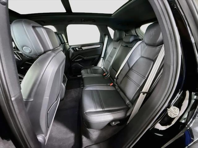 2023 Porsche Cayenne Platinum Edition