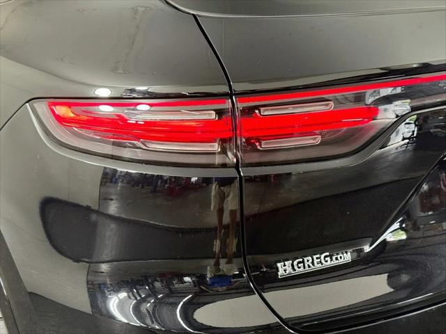 2023 Porsche Cayenne Platinum Edition