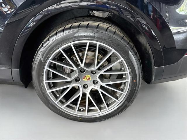 2023 Porsche Cayenne Platinum Edition