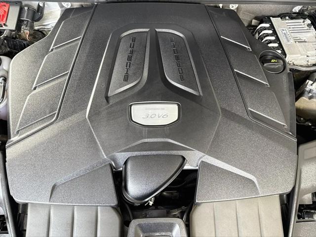 2023 Porsche Cayenne Platinum Edition