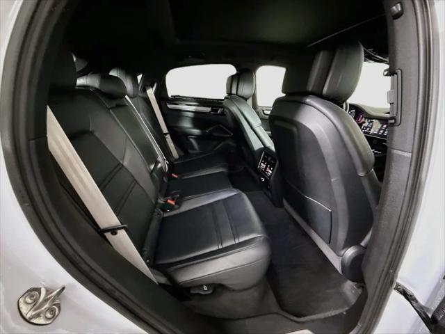 2023 Porsche Cayenne Platinum Edition