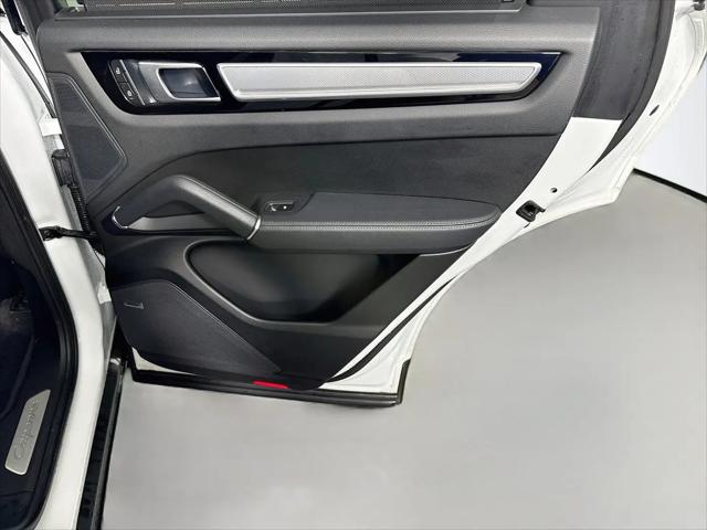 2023 Porsche Cayenne Platinum Edition