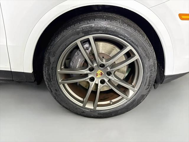 2023 Porsche Cayenne Platinum Edition
