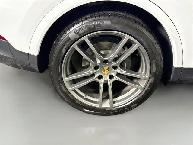 2023 Porsche Cayenne Platinum Edition