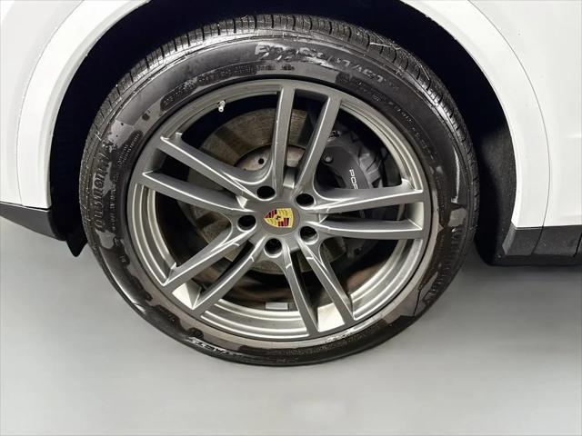 2023 Porsche Cayenne Platinum Edition