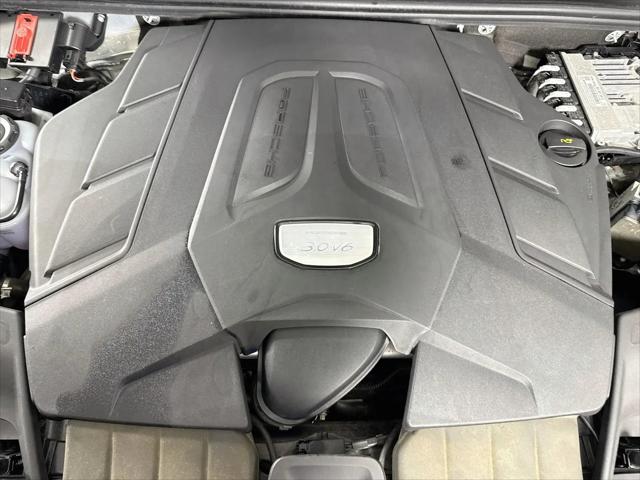 2023 Porsche Cayenne Platinum Edition
