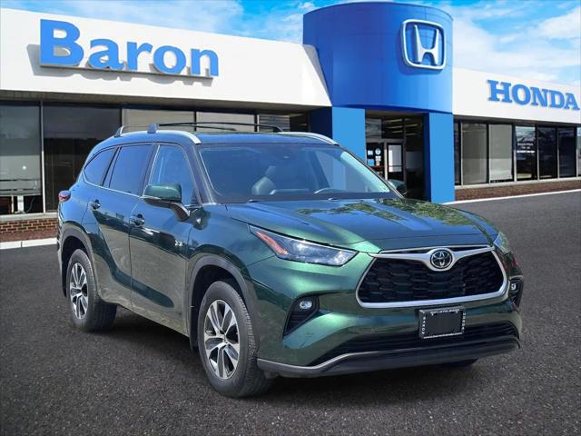 2023 Toyota Highlander XLE for sale in Patchogue, NY