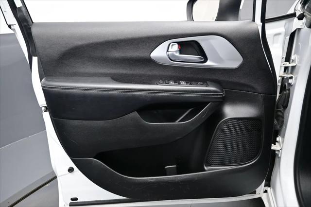 2023 Chrysler Pacifica Touring
