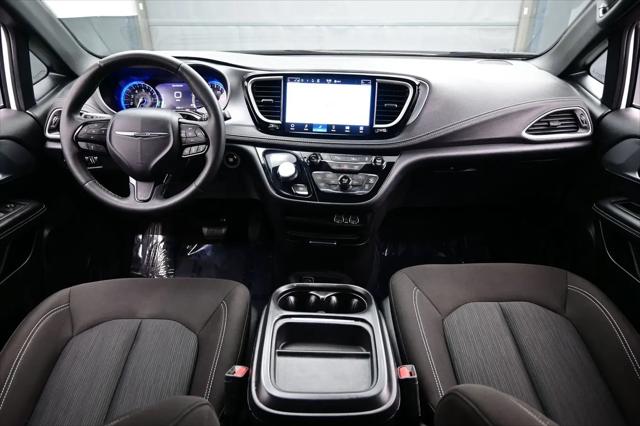 2023 Chrysler Pacifica Touring