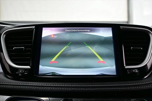 2023 Chrysler Pacifica Touring
