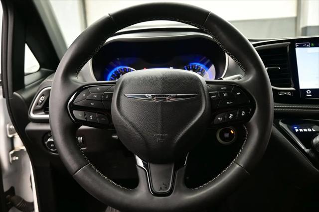 2023 Chrysler Pacifica Touring